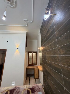 Furnished Amenities in 5 BHK Apartment at Kabir Road – for Rent
