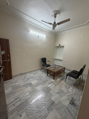 Living Room in 5 BHK Apartment at Kabir Road – for Rent