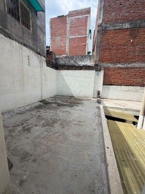 Terrace in 5 BHK Apartment at Kabir Road – for Rent