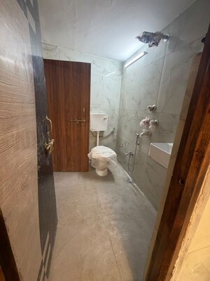 Bathroom in 5 BHK Apartment at Kabir Road – for Rent