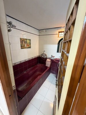 Bathroom in 5 BHK Apartment at Kabir Road – for Rent