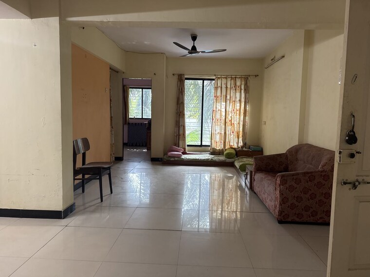 Living Room, maruti-mahadev-nagar 3 Bedroom 1200 Sq.Ft. Apartment In Sunil Nagar Thane 10512289