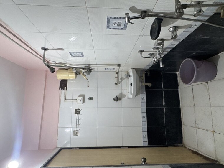 Washroom, maruti-mahadev-nagar 3 Bedroom 1200 Sq.Ft. Apartment In Sunil Nagar Thane 10512289