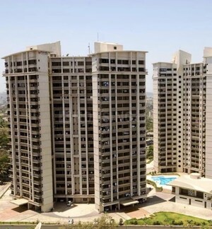 2 BHK Apartment For Sale in Raheja Tipco Heights, Malad East