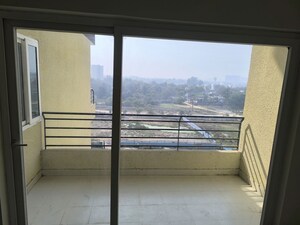Room in 3 BHK Apartment at Pardos Okas Residency, Sushant Golf City – for Rent