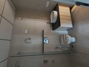 Bathroom in 3 BHK Apartment at Signature Global City 63A, Sector 63a – for Rent
