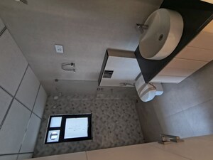 Bathroom in 3 BHK Apartment at Signature Global City 63A, Sector 63a – for Rent