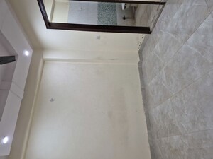 Furnished Amenities in 2.5 BHK Builder Floor at Mayur Vihar – for Sale