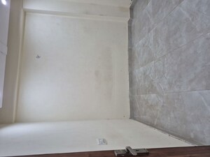 Room in 2.5 BHK Builder Floor at Mayur Vihar – for Sale