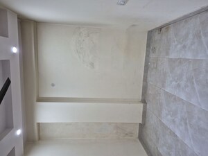 Room in 2.5 BHK Builder Floor at Mayur Vihar – for Sale