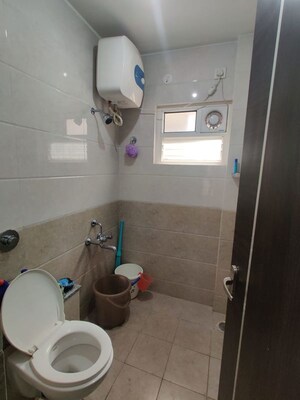 Bathroom in 1 BHK Builder Floor at Hsr Layout Sector 2 – for Rent