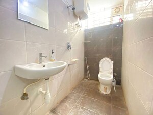 Bathroom in 2 BHK Builder Floor at Hsr Layout Sector 3 – for Rent
