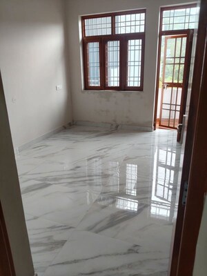 2 BHK Builder Floor For Rent in Aman Vihar