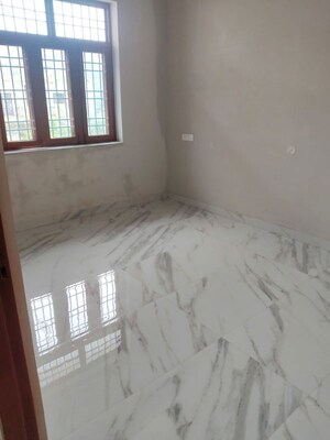 Room in 2 BHK Builder Floor at Aman Vihar – for Rent