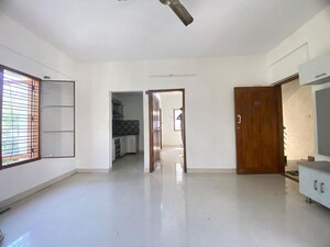 Room in 2 BHK Builder Floor at Hsr Layout Sector 3 – for Rent