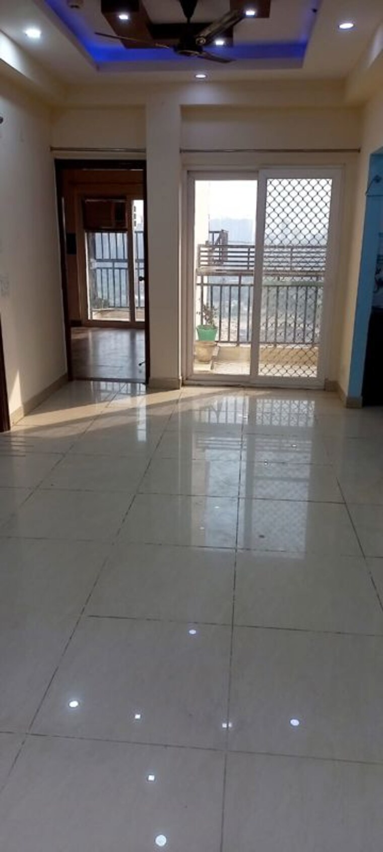 Room, omkar-royal-nest 2 Bedroom 948 Sq.Ft. Apartment In Tech Zone 4 Greater Noida Greater Noida 10561819