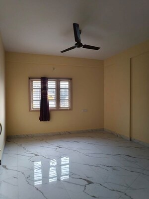 Room in 2 BHK Builder Floor at Hsr Layout – for Rent