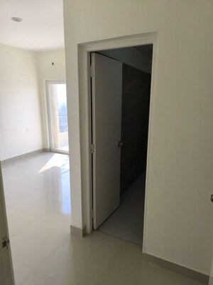 Room in 3 BHK Apartment at Pardos Okas Residency, Sushant Golf City – for Rent