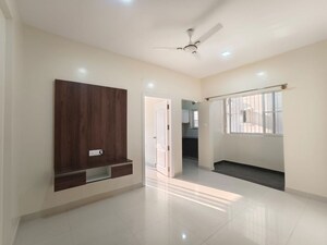 Room in 2 BHK Builder Floor at Hsr Layout Sector 2 – for Rent