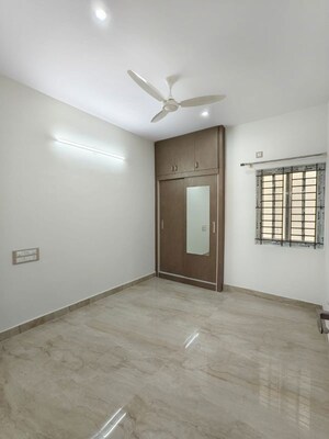 Room in 2 BHK Builder Floor at Hsr Layout Sector 2 – for Rent