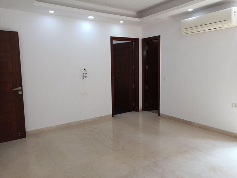 Room, vasant vihar 4 Bedroom 250 Sq.Yd. Builder Floor In Vasant Vihar Delhi 10561884