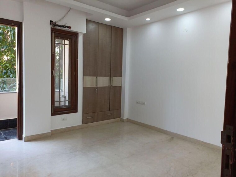 Room, vasant vihar 4 Bedroom 250 Sq.Yd. Builder Floor In Vasant Vihar Delhi 10561884