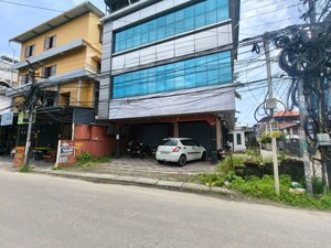  Shop For Rent in Kathrikadavu