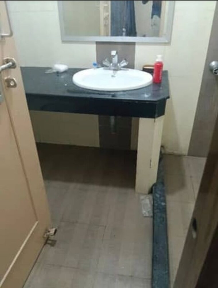 Bathroom, eldeco-heritage 2 Bedroom 2100 Sq.Ft. Apartment In Hazratganj Lucknow 10561921