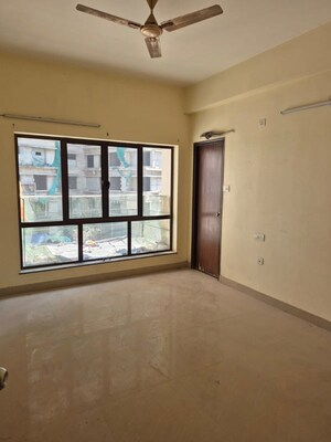 Room in 3 BHK Apartment at Ruchi Active Acres, Tangra – for Sale