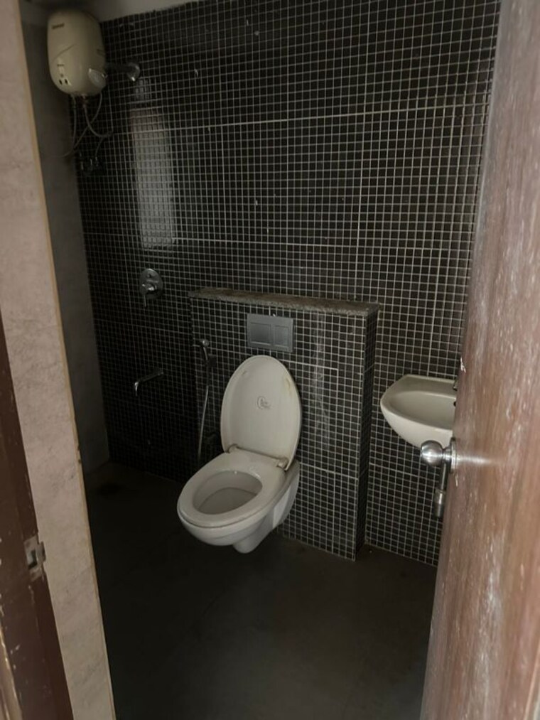 Bathroom, lodha-lakeshore-greens 1 Bedroom 510 Sq.Ft. Apartment In Dombivli East Thane 10561939