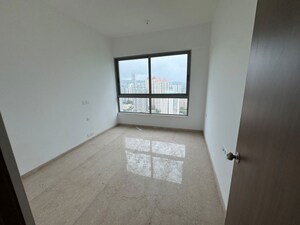 Room in 3 BHK Apartment at Kalpataru Immensa, Kolshet Road – for Sale