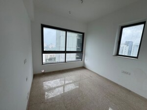Room in 3 BHK Apartment at Kalpataru Immensa, Kolshet Road – for Sale
