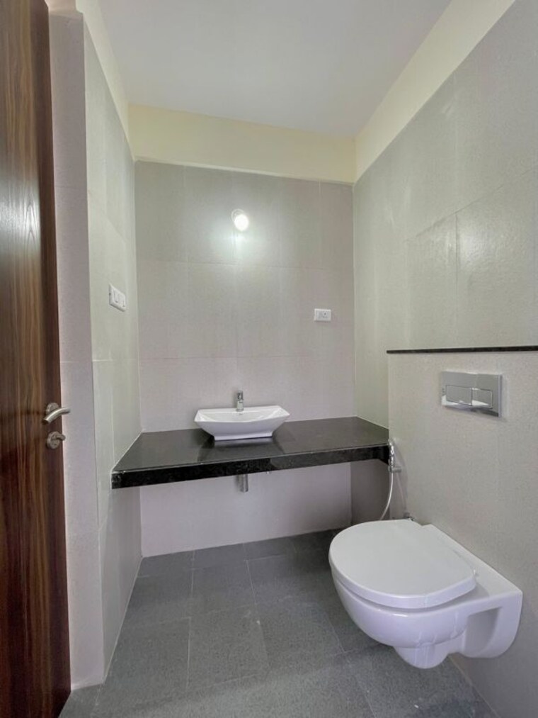 Bathroom, sheth-zuri 3 Bedroom 787 Sq.Ft. Apartment In Laxmi Nagar Thane 10561955