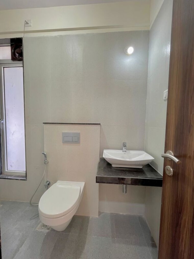 Bathroom, sheth-zuri 3 Bedroom 787 Sq.Ft. Apartment In Laxmi Nagar Thane 10561955
