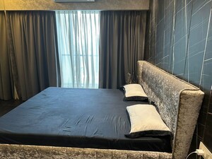 Bedroom in 4 BHK Apartment at Sheth Avalon, Laxmi Nagar – for Sale