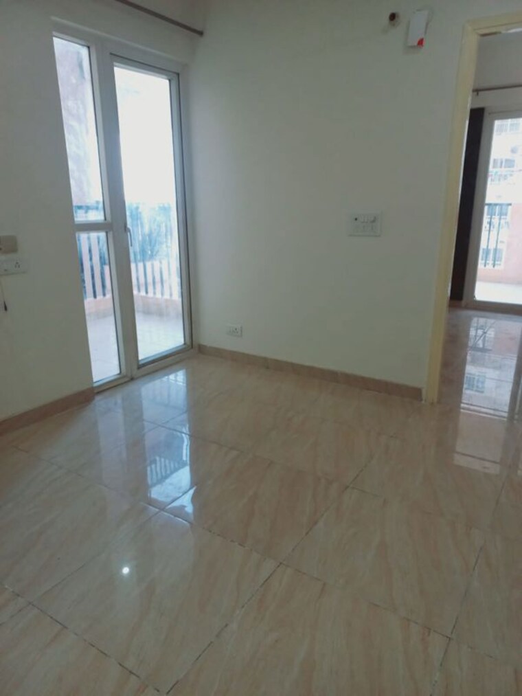 Room, vvip-homes 2.5 Bedroom 1235 Sq.Ft. Apartment In Gaur City 2 Greater Noida 10561959