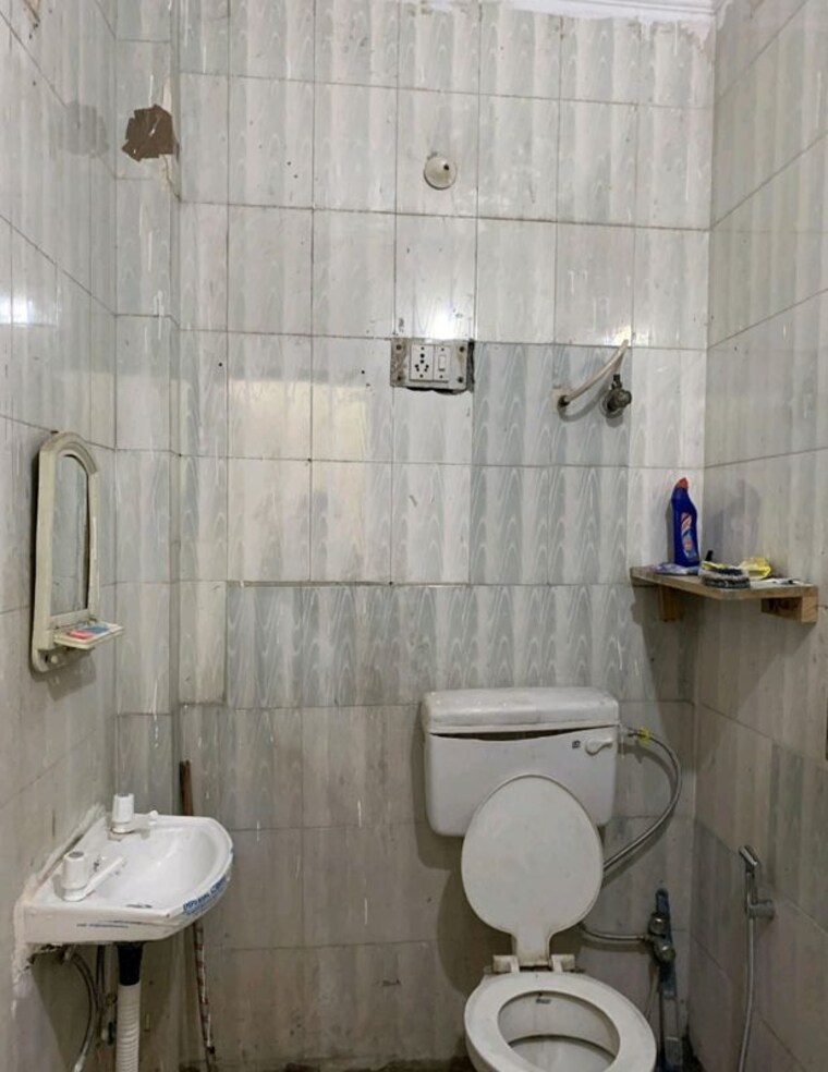 Bathroom, sector 36 greater noida 3 Bedroom 60 Sq.Mt. Independent House In Sector 36 Greater Noida Greater Noida 10561972