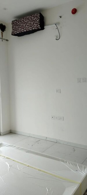 Room in 3 BHK Apartment at Mandarin 33 West Avenue, Baner – for Rent