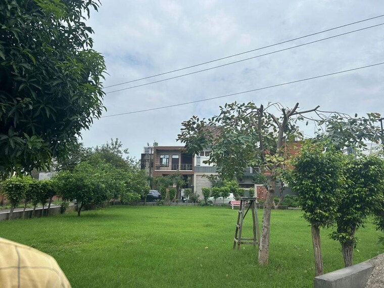 Garden, baghpat road  120 Sq.Yd. Plot In Baghpat Road Meerut 10562005