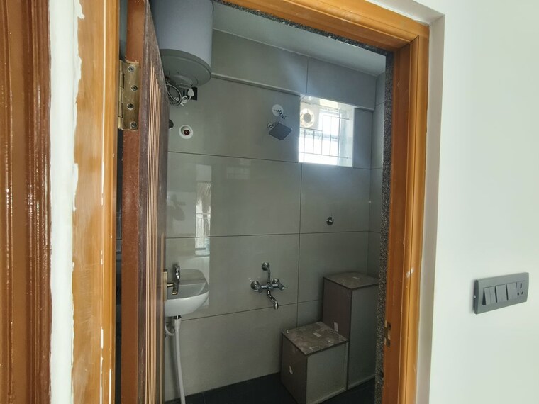 Bathroom, yemalur Studio 500 Sq.Ft. Builder Floor In Yemalur Bangalore 10562001