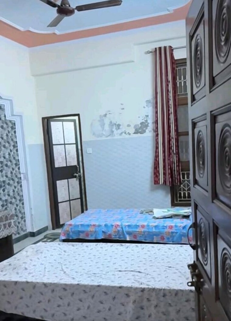 Bedroom, alpha ii greater noida 6 Bedroom 200 Sq.Mt. Independent House In Alpha Ii Greater Noida Greater Noida 10562009