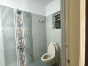 Bathroom in 2 BHK Apartment at Sai Gardens, Bellandur – for Rent