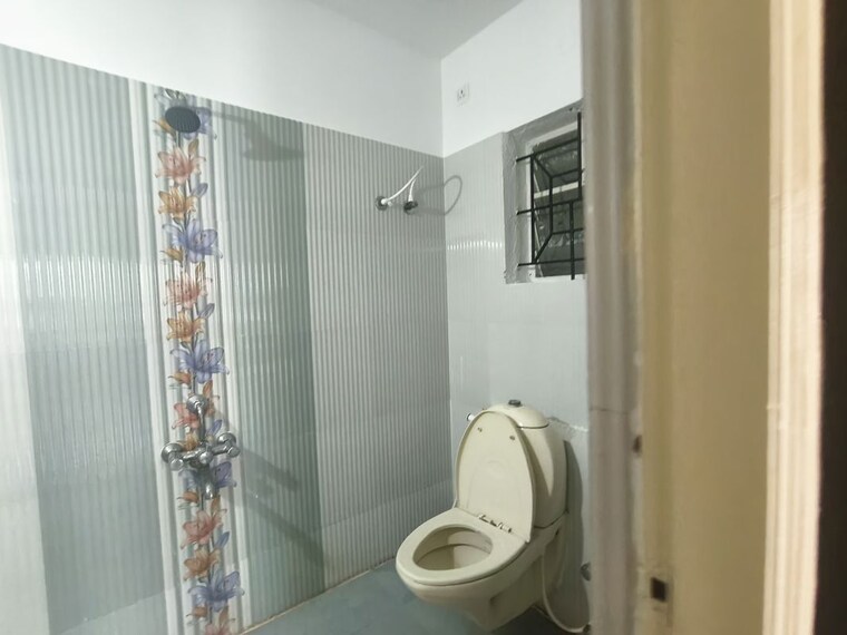 Bathroom, sai-gardens 2 Bedroom 1200 Sq.Ft. Apartment In Bellandur Bangalore 10562014