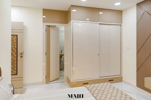 Room in 2 BHK Apartment at Kanakia Paris, Bandra East – for Rent