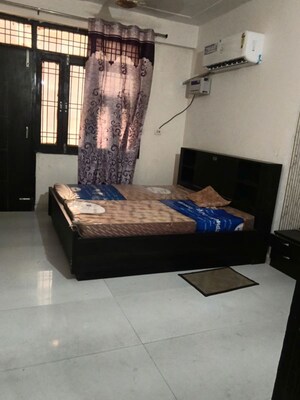2 BHK Apartment For Rent in RWA Apartments Sector 122, Sector 122