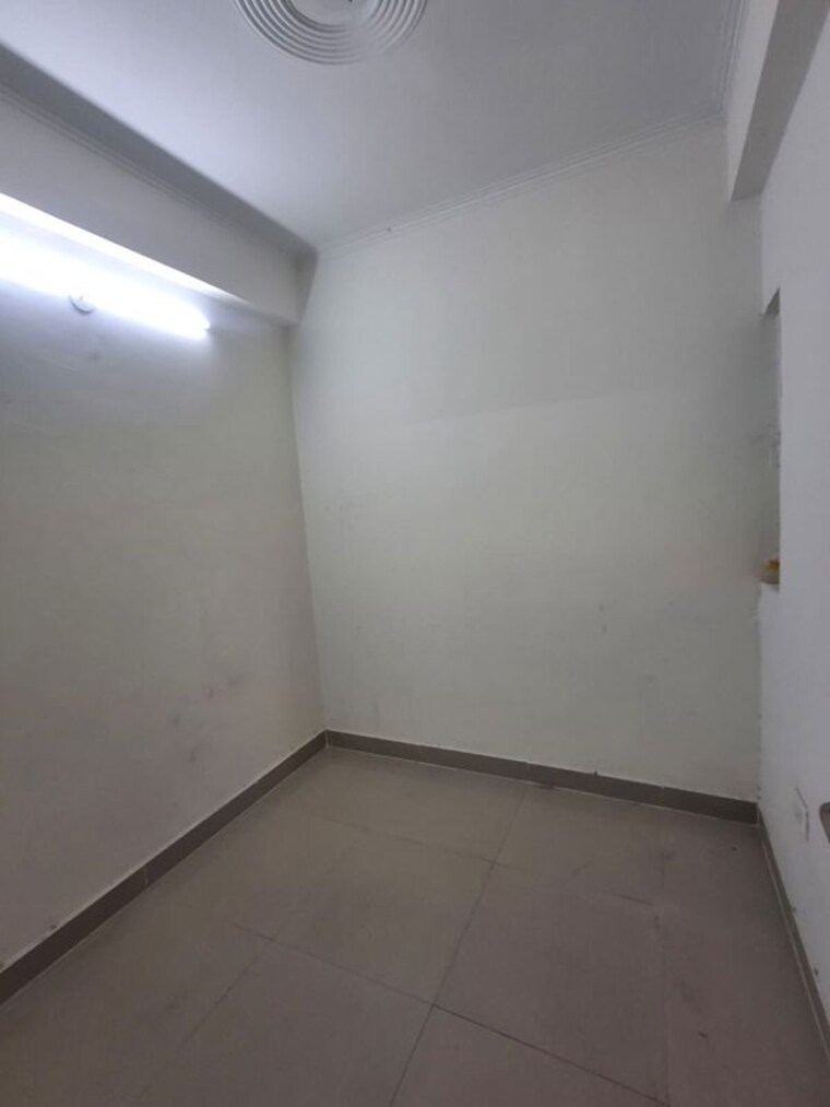 Room, rwa-apartments-sector-122 2 Bedroom 2000 Sq.Ft. Apartment In Sector 122 Noida 10562044