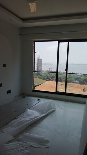 Room in 3 BHK Apartment at Ramkunj CHS Dadar, Dadar West – for Sale