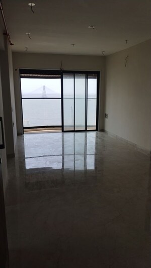 Room in 3 BHK Apartment at Ramkunj CHS Dadar, Dadar West – for Sale