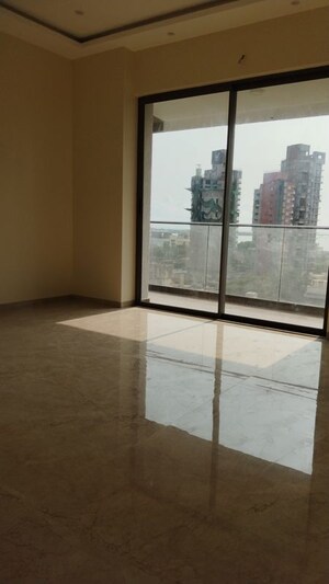 Room in 4 BHK Apartment at Sugee Samruddhi, Shivaji Park – for Sale