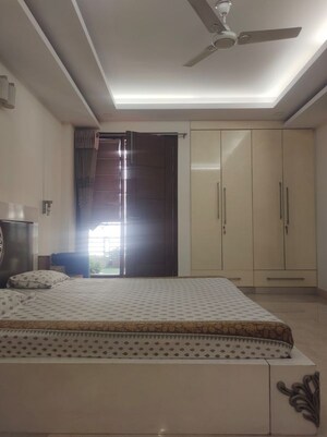 Bedroom in 4 BHK Builder Floor at Green Park – for Sale